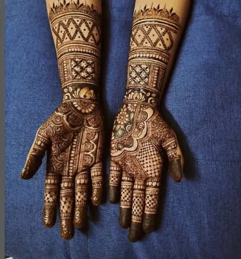 front hand mehndi design