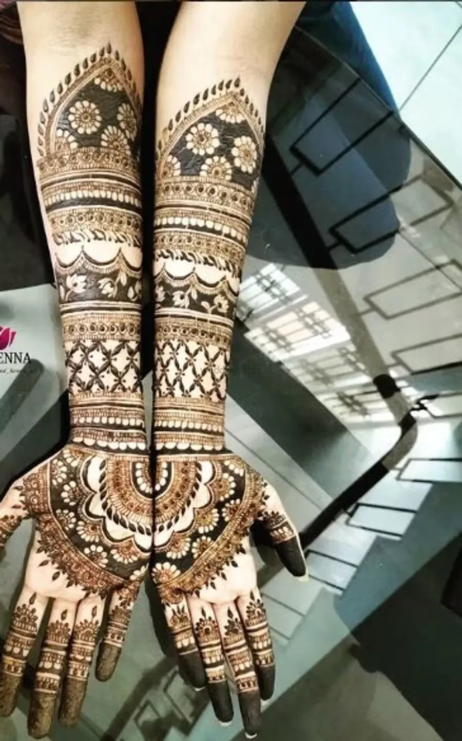 Back Hand Mehndi Design