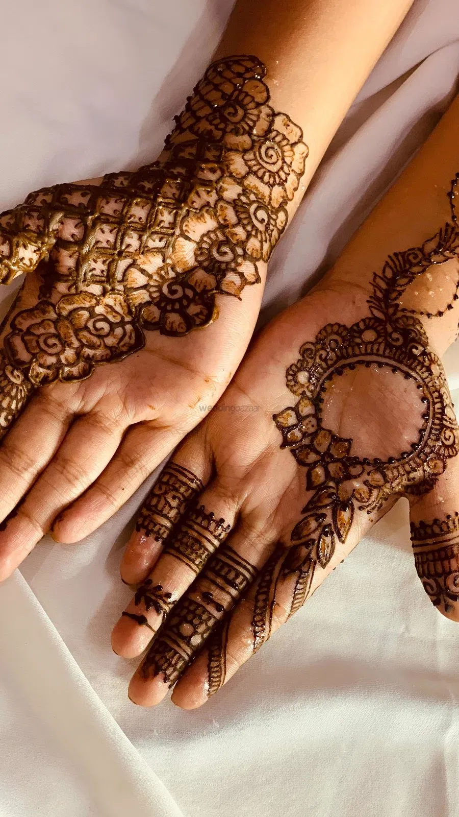 Simple Back Hand Mehndi Design