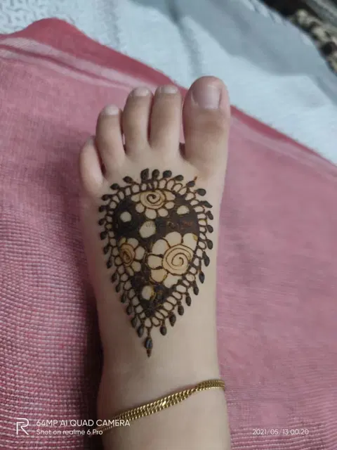 back hand mehndi design