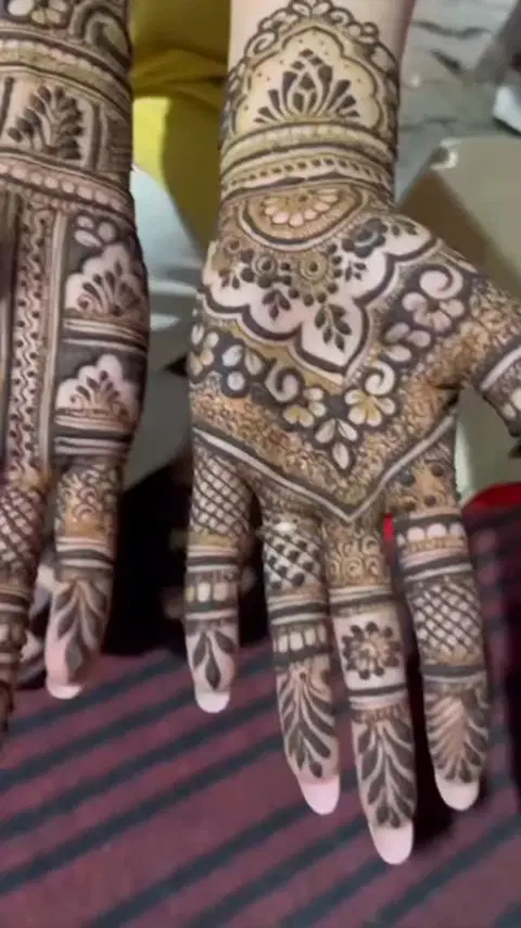 back hand mehndi design