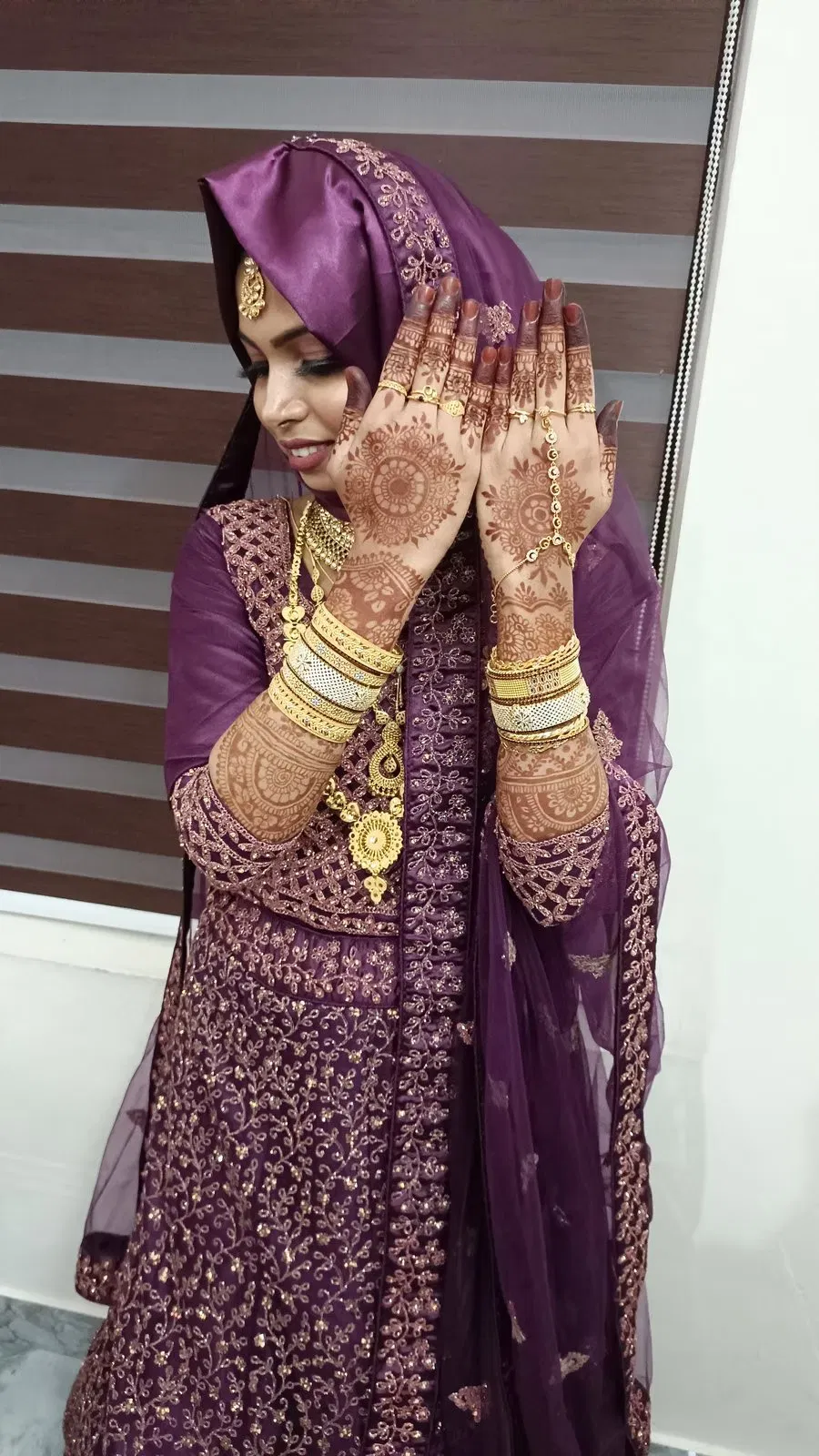 Back Hand Mehndi Design (2)
