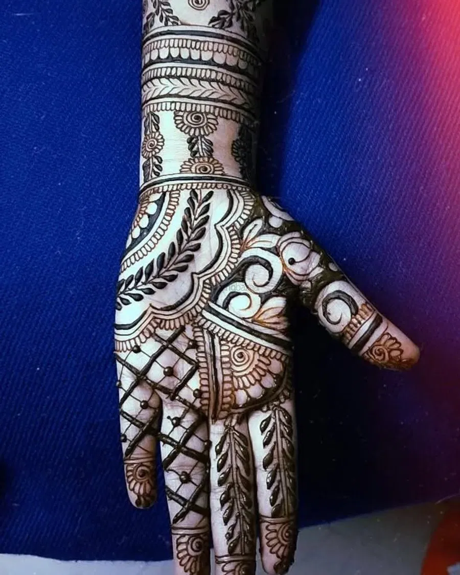 Front Hand Mehndi Design