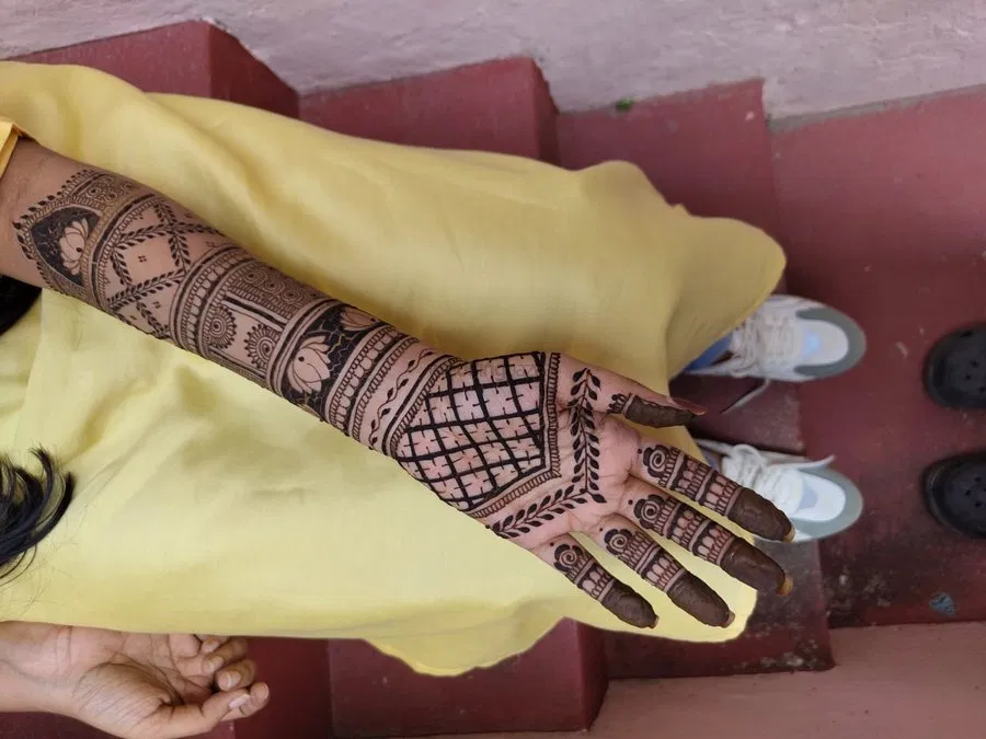 Front Hand Mehndi Design with Figures