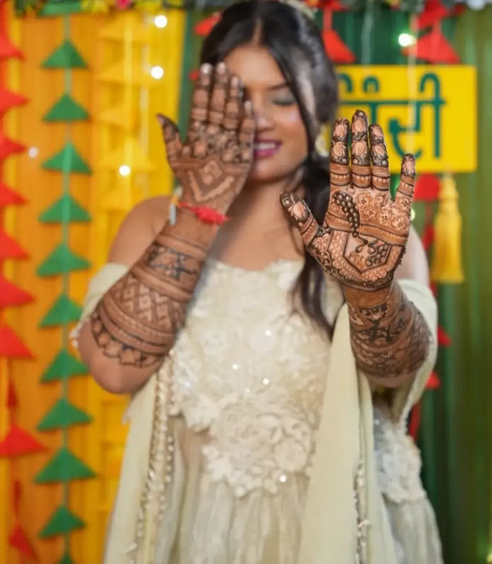 Front Hand Mehndi Design