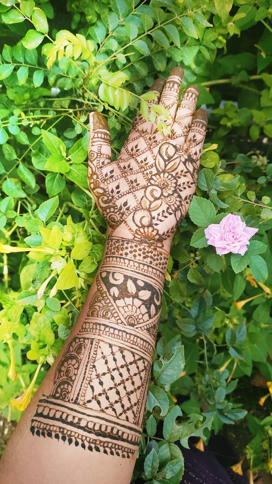 Front Hand Mehndi Design