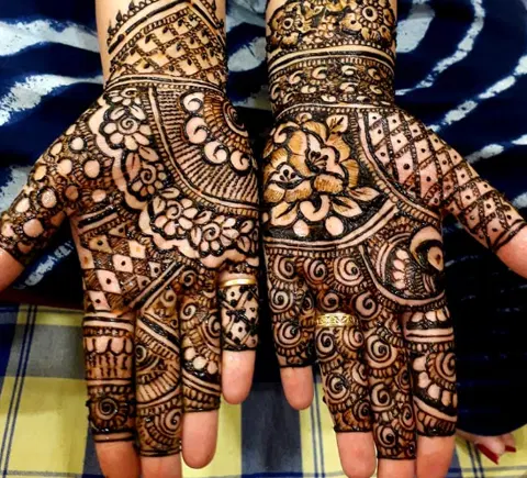 figure mehndi design