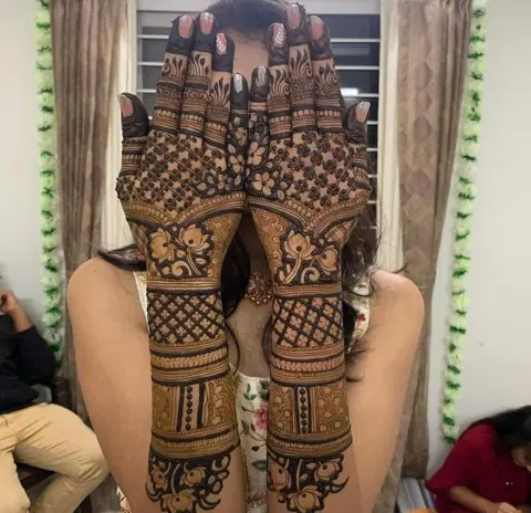 figure mehndi design