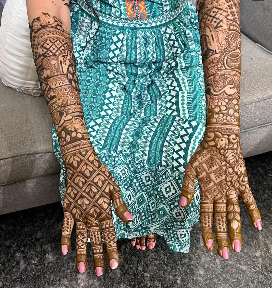 Back Hand Mehndi Design