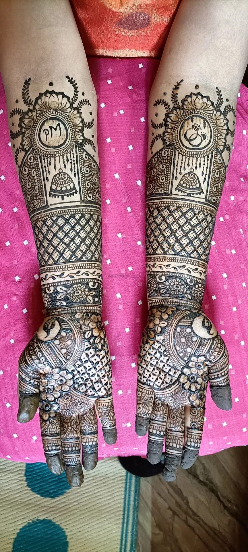 Front Hand Mehndi Design with Figures