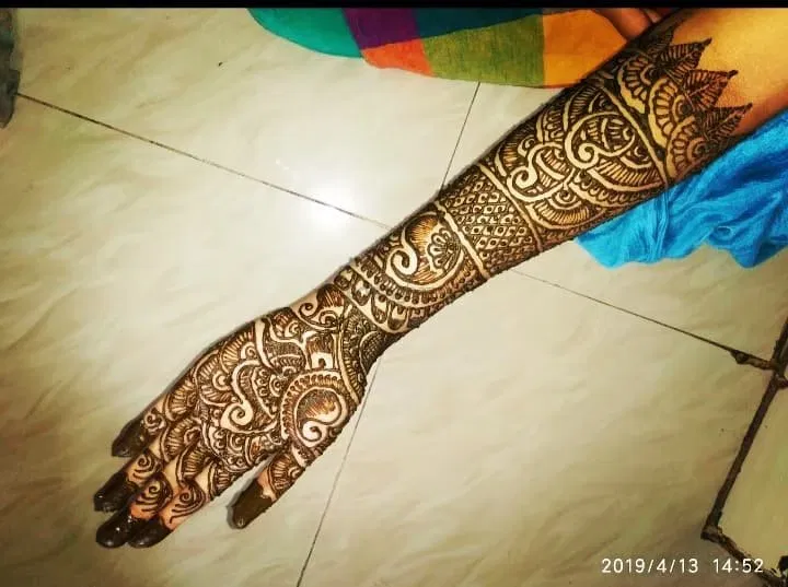Front Hand Mehndi Design