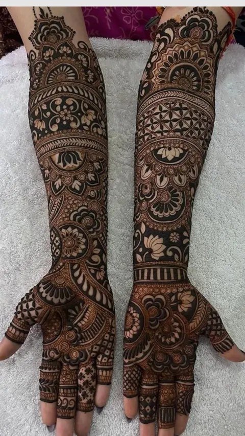 aesthetic arabic figure arm mehndi design
