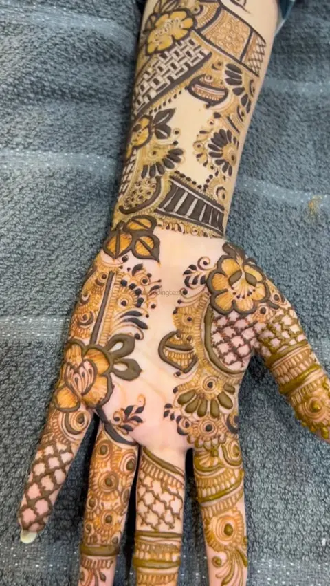full hand mehndi design