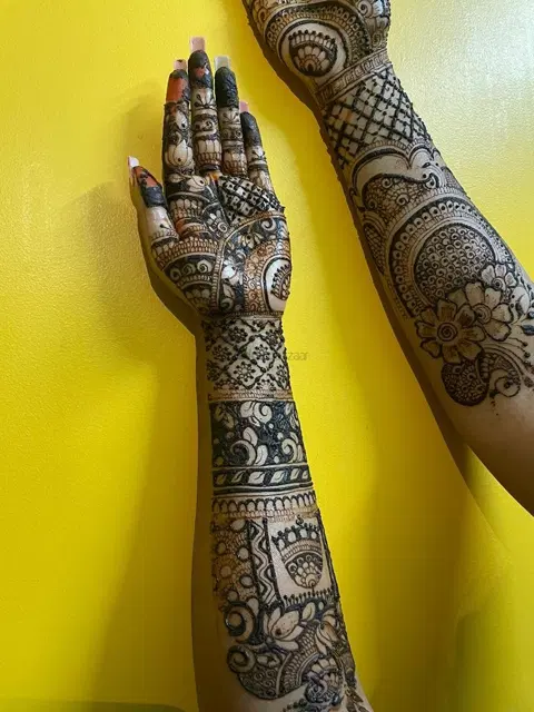 full hand mehndi design