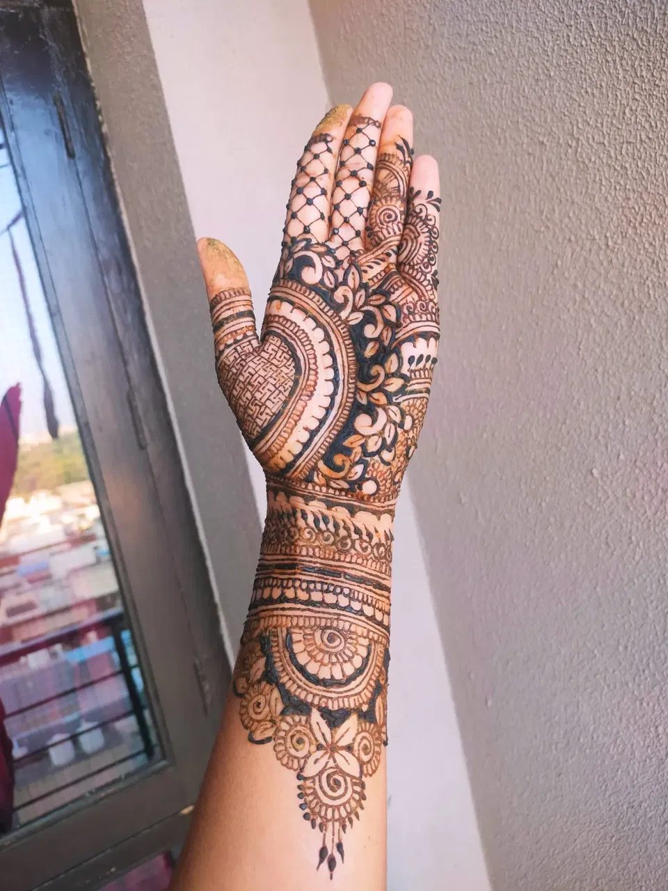 Bridal Front Hand Mehndi Design
