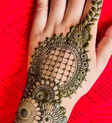 back hand mehndi design