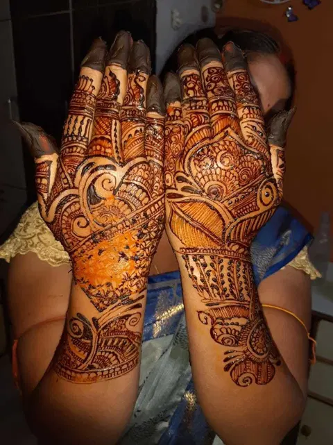 figure mehndi design