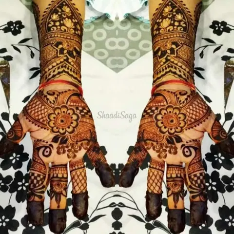 figure back hand mehndi design