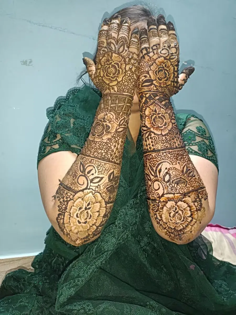 Back Hand Mehndi Design