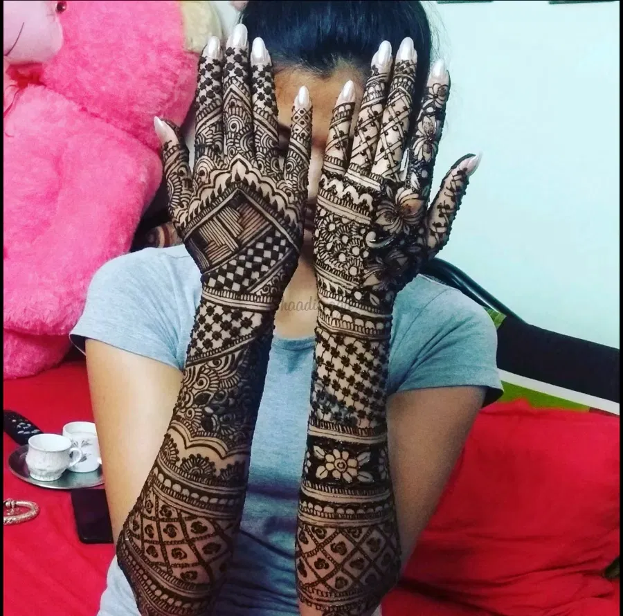 Full Hand Mehndi Design with Figures