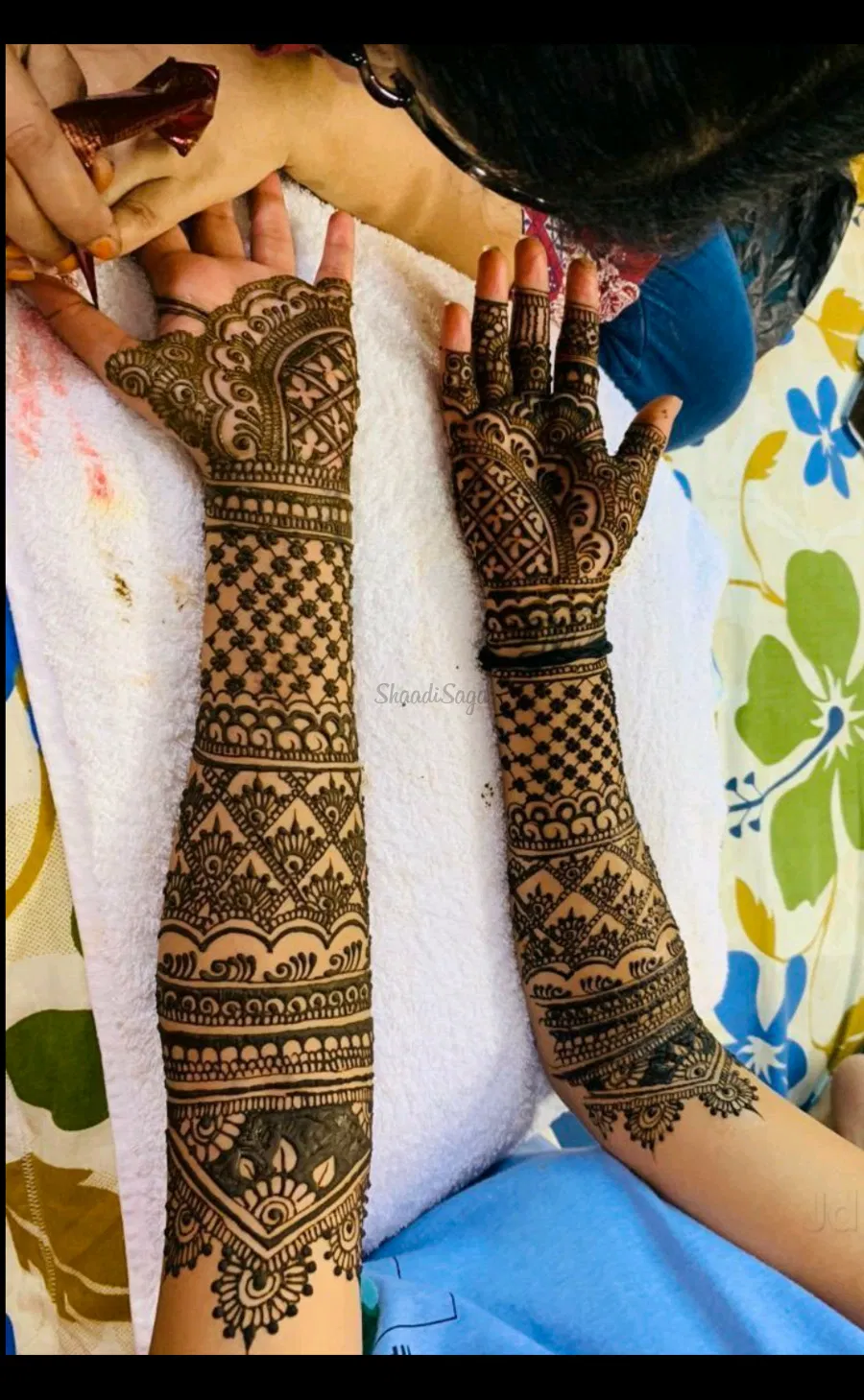 Front Hand Mehndi Design