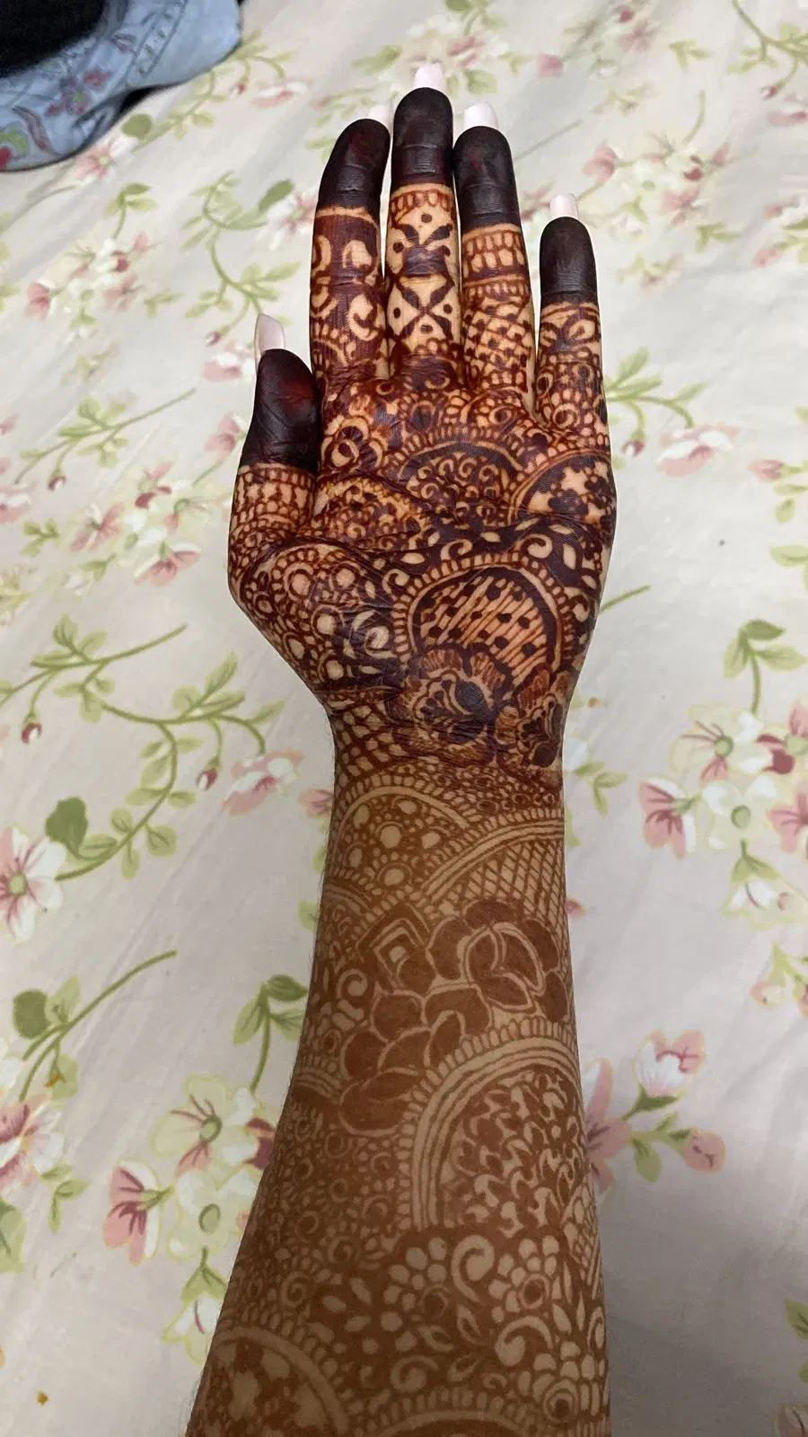 Front Hand Mehndi Design (2)