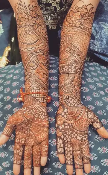 figure front hand mehndi design