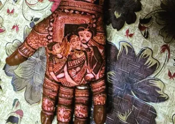 Mehndi Design with Figures