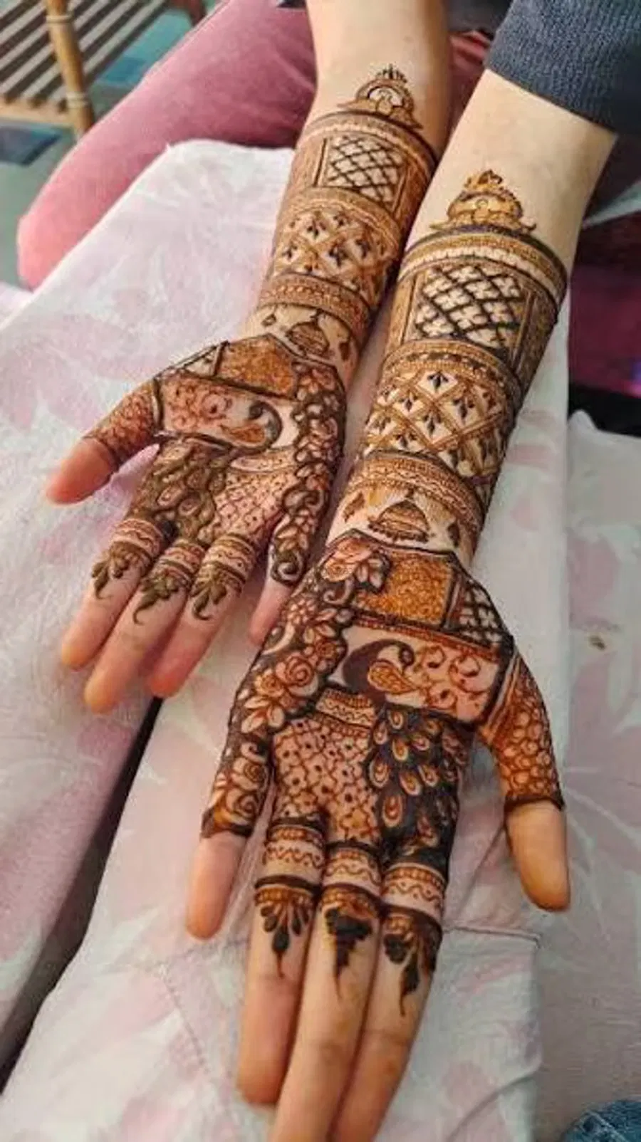 Front Hand Mehndi Design