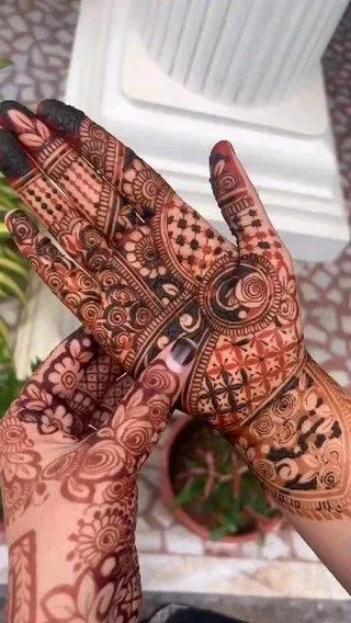 Back Hand Mehndi Design