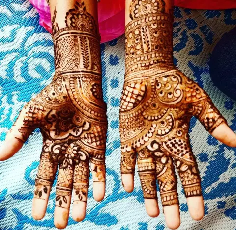 figure mehndi design