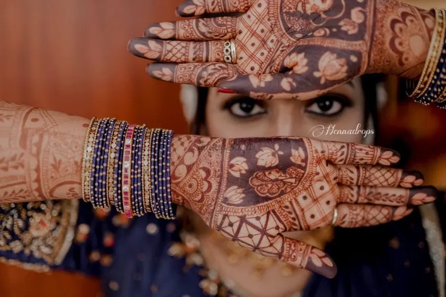 Back Hand Mehndi Design with Figures