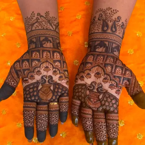 figure mehndi design