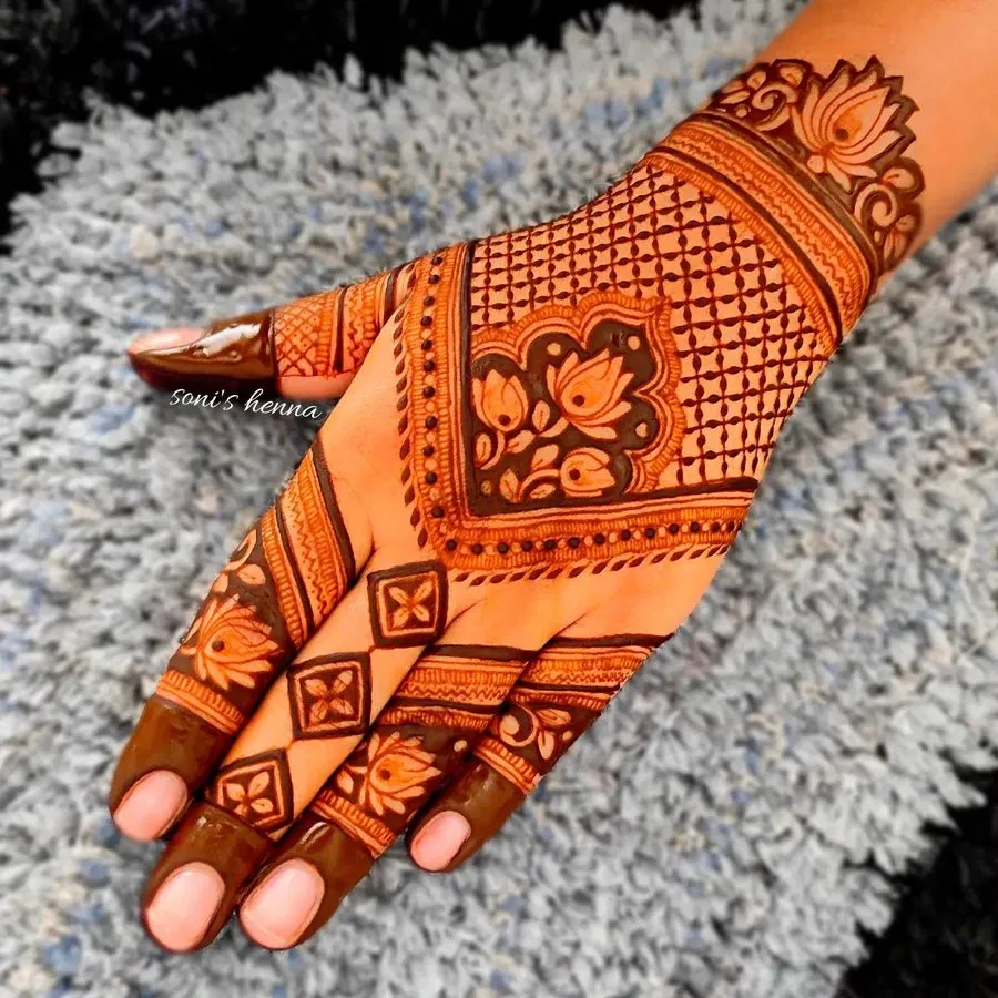 Back Hand Mehndi Design