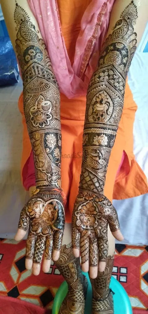 Mehndi Design with Figures and Peacock