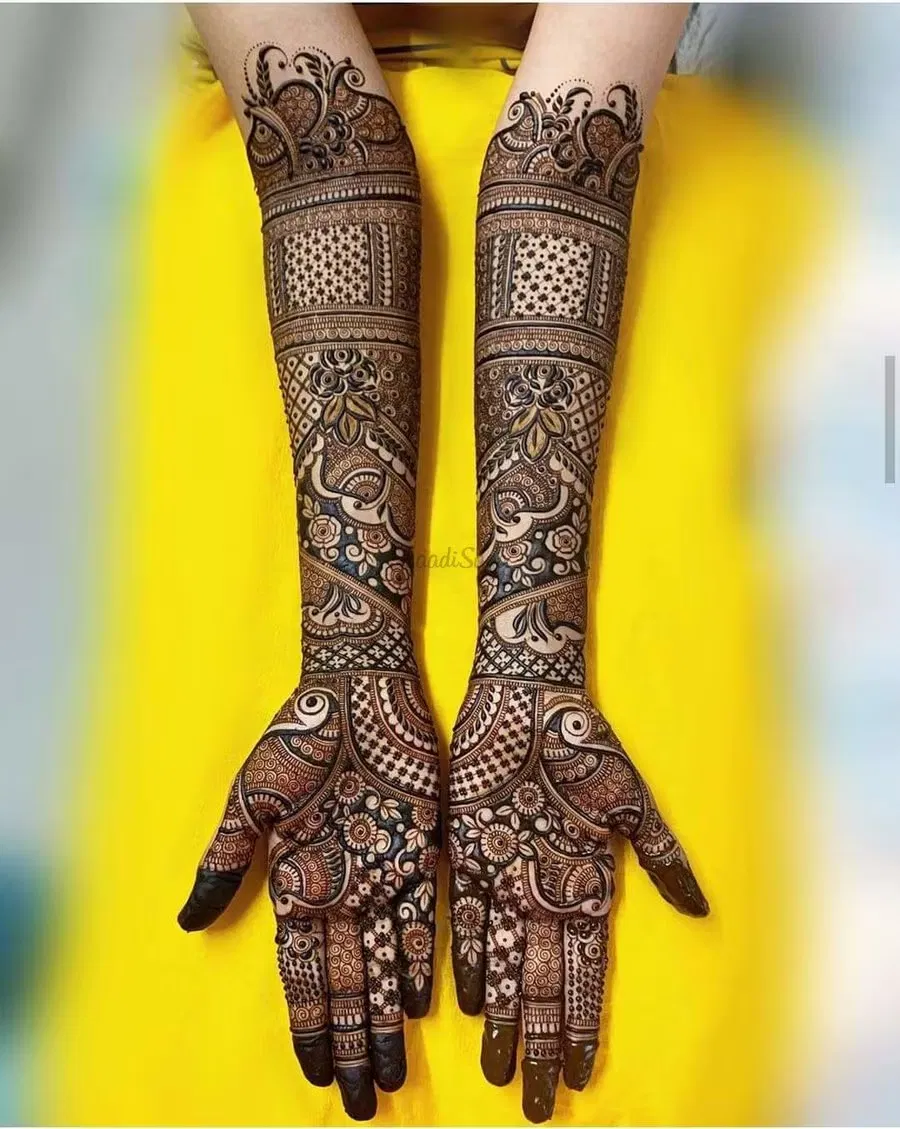 Back Hand Mehndi Design with Figures (2)