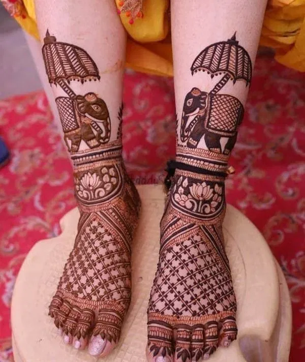 Back Hand Mehndi Design with Figures and Peacock (10)