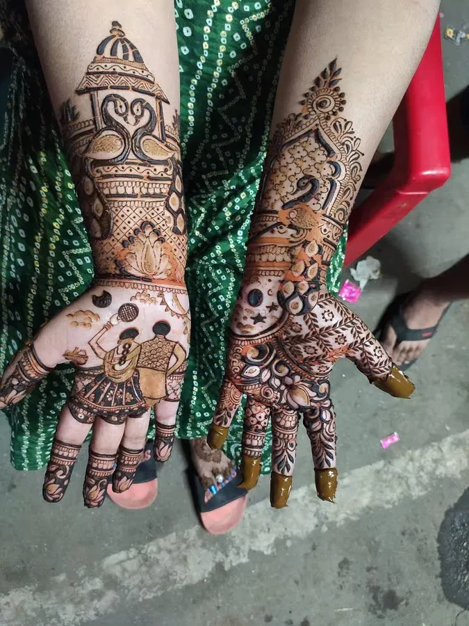 Front Hand Mehndi Design