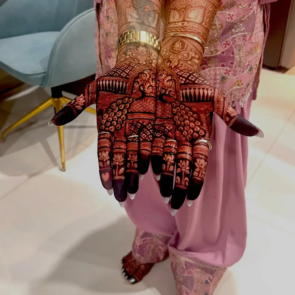 Bridal Mehndi Design with Figures