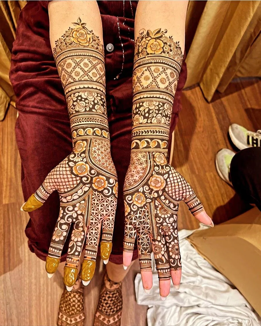 Back Hand Mehndi Design with Figures