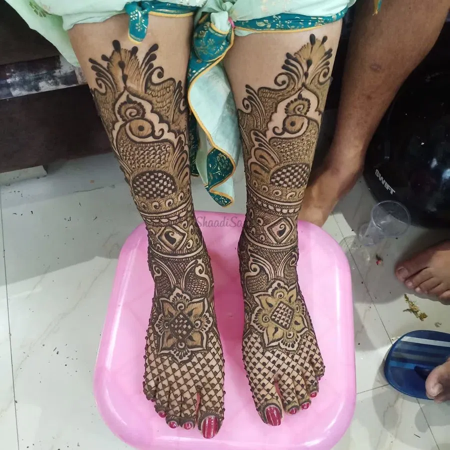 Back Hand Mehndi Design with Figures