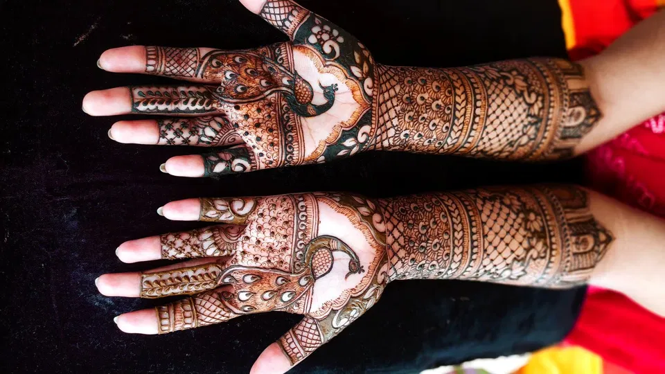 Front Hand Mehndi Design
