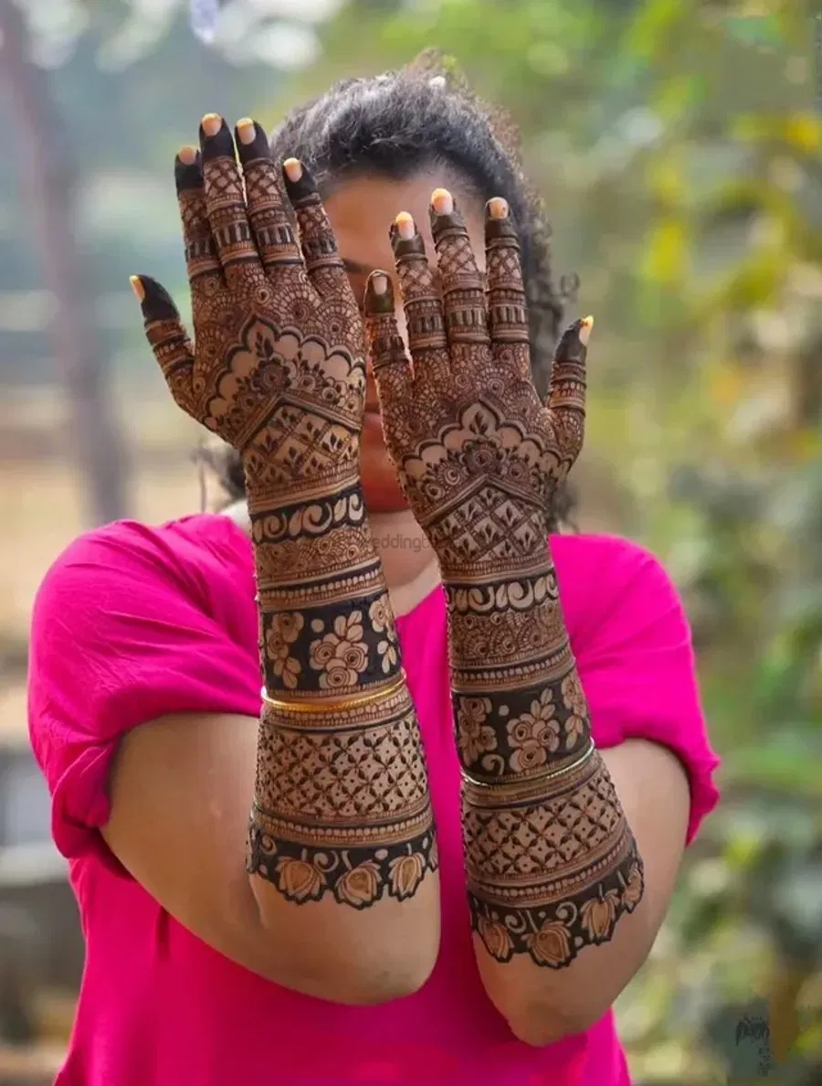 Front Hand Mehndi Design with Figures