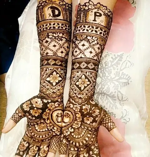 figure full hand mehndi design