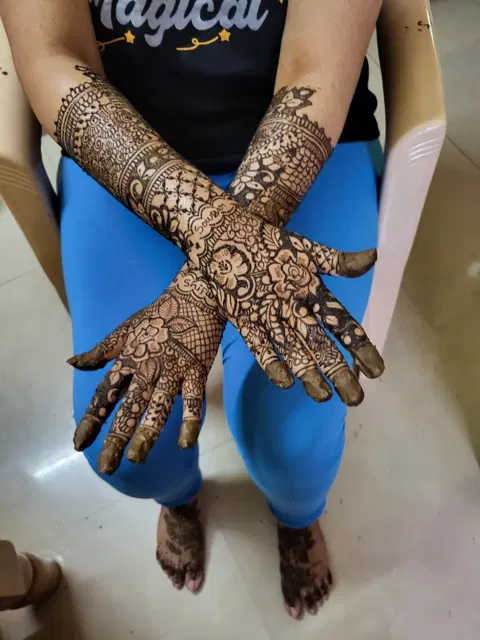 full hand mehndi design