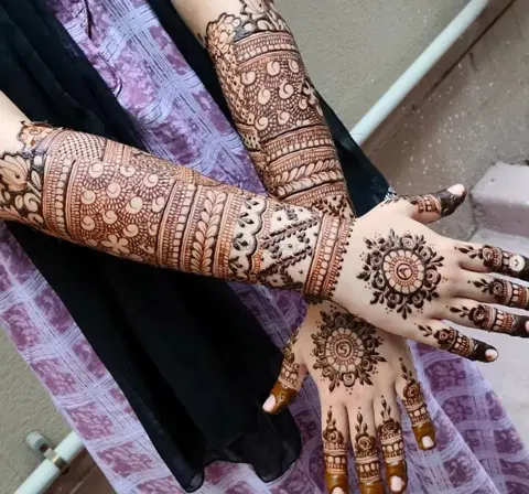 full hand mehndi design
