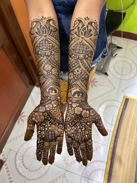 full hand mehndi design