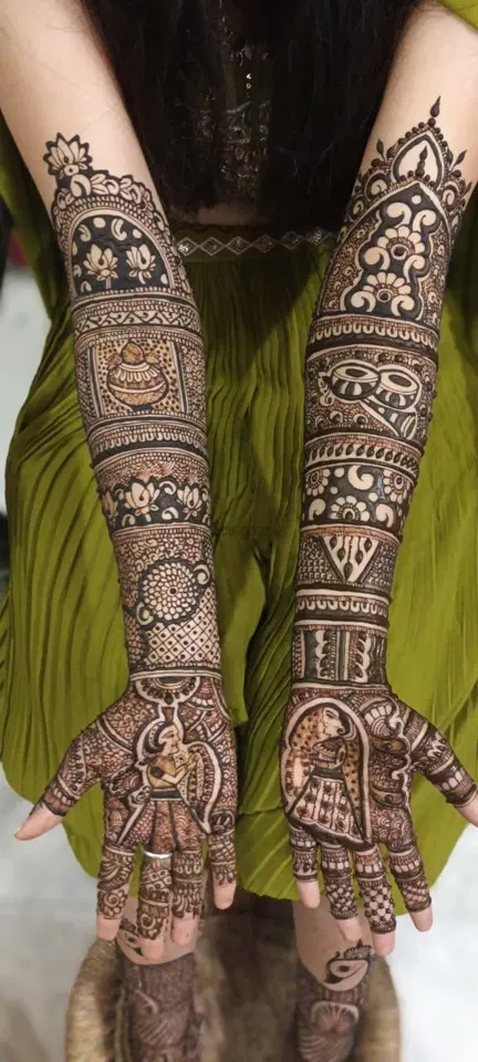 figure full hand mehndi design