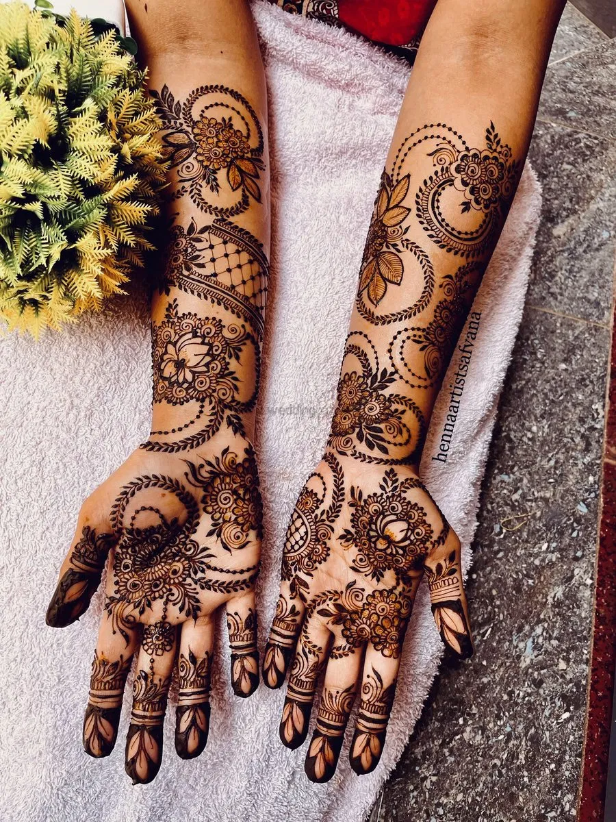 Front Hand Mehndi Design (2)