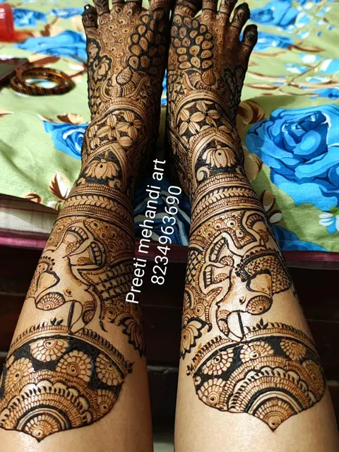 figure foot mehndi design